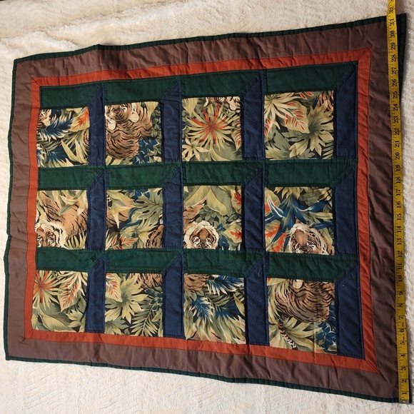 Beautiful Tiger Handmade Small Quilt With Tigers - Picture 9 of 16